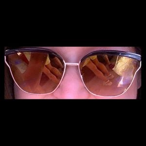 Looking for these sunglasses from Forever 21.